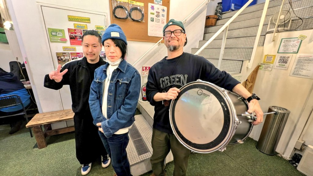BUZZsatoshi's tweet photo. 少しだけ大阪へ。
2年以上ぶりに10年以上過ごさせてもらったアメ村のホットスポットGREEN STUDIOへ。
アポなしにも関わらず会いたい人に結構会えたのが運命を感じます。みんなが変わらず優しくて良かった☺️
元気で居ればまた会える。
#GREENSTUDIO
#アメ村
#SEIDAKO
#SABOTEN https://t.co/gBZuIy2nzC