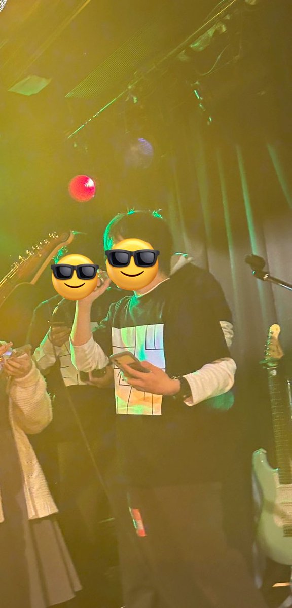 Lover_of_Drops's tweet photo. 追いコンDay.2
240プロダクションのギター
Re:marksのギターとちょっとだけボーカルでした

先輩や後輩、そして同期のみんなとこうして出会えて本当に幸せでした
この4年間は自分にとってかけがえのない一生の宝物です
にじおんに入れて本当に良かったです

今までありがとうございました！ https://t.co/ZTbYvwD9iy