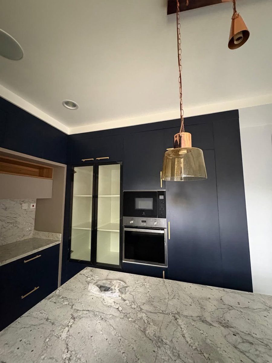 Meekrealestate's tweet photo. LISTED..N350M | DAWAKI ABUJA 🇳🇬 |

PROPERTY TYPE: 4-Bedroom terrace duplex 

PRICE: 350M

FEATURES:
- 4 living rooms
- Guest toilet
- Fitted kitchen with pantry
- Spacious compound
- Serene environment
- Tarred road
- Concealed speakers 
- Air Conditioner

CONTACT INFO: https://t.co/KK8T8npYD9