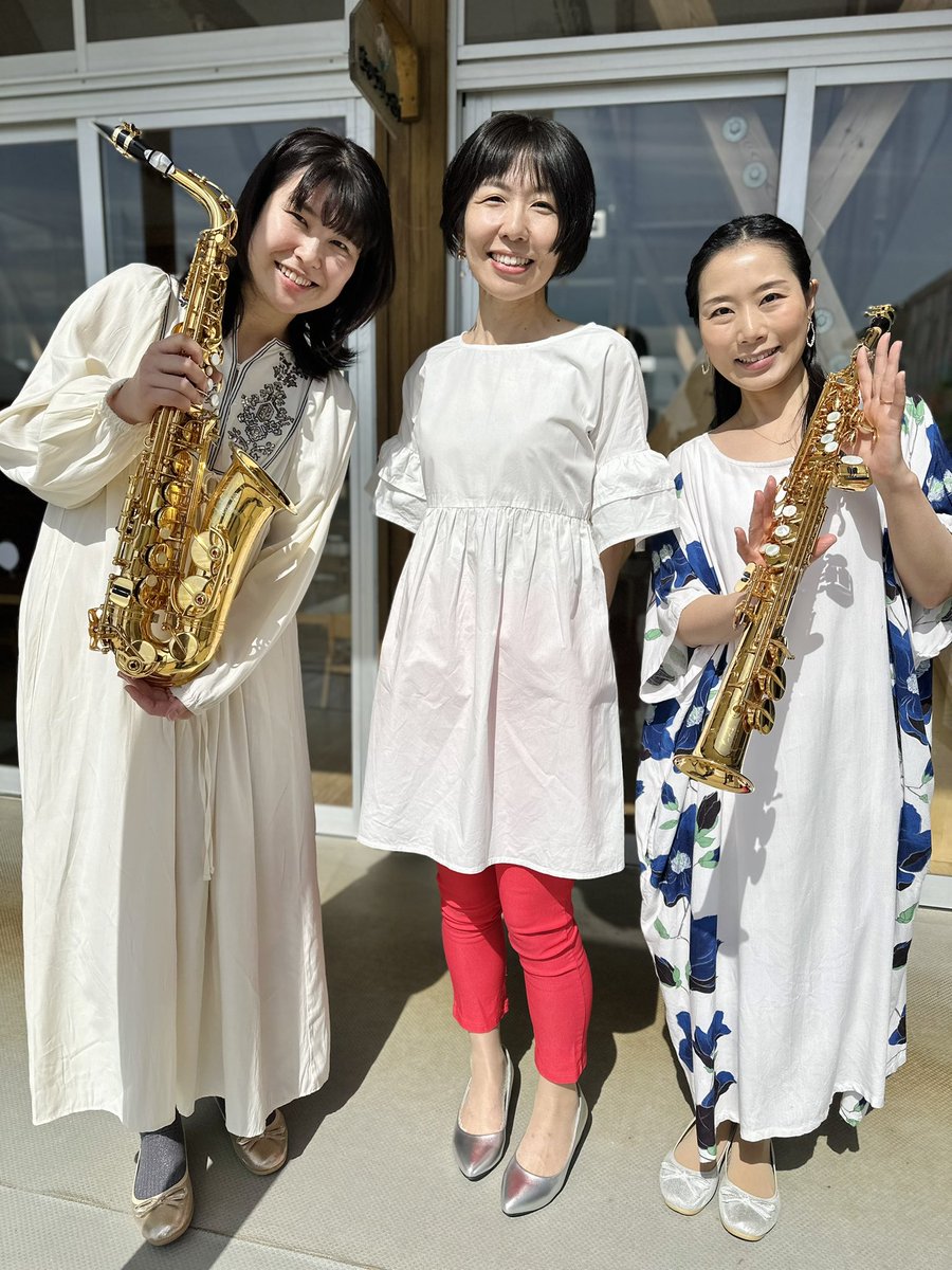 aiko_sop's tweet photo. 今日もたくさんの子供達の、最高の素直な歌声を浴びられて幸せな午前中となりました🌈🌸
呼んでくださった幼稚園の先生方ありがとうございました。
いつもの「みんなのコンサート」の3人に名前がついたよ📛
#あのさんかく https://t.co/ujTsSQV07t