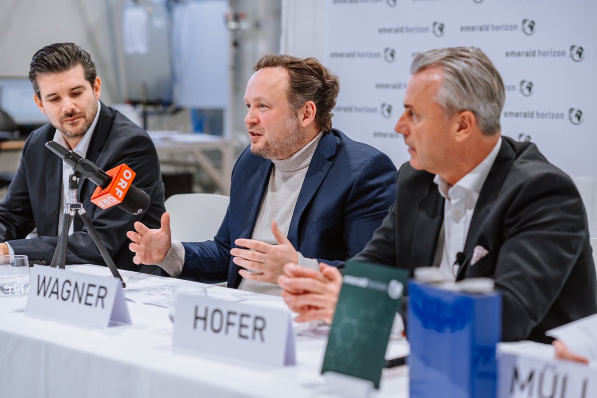 norbertghofer's tweet image. Krieg, Unsicherheit, explodierende Energiepreise: Europa sieht, wie gefährlich Abhängigkeit ist. Jetzt braucht es Speicher, Innovation und den Mut zu neuen Technologien. Genau daran arbeiten wir bei @EmeraldAg75772 #DualStorePlus #ADES #EnergySecurity #EnergySovereignty