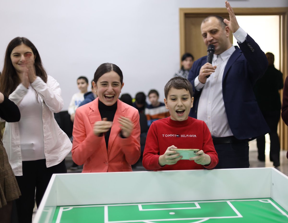 European School tweet media