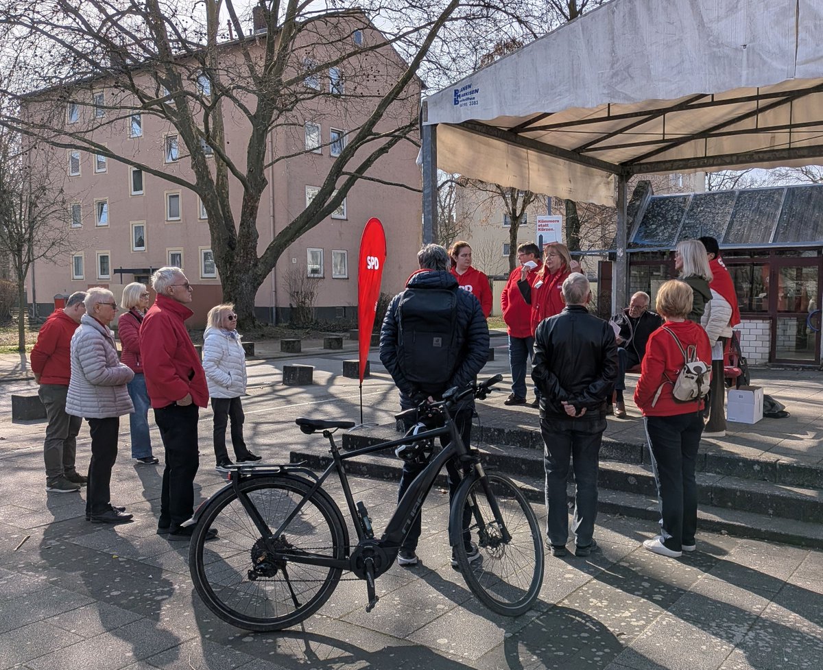 SPD_Hattersheim's tweet photo. „Parken, Verkehr und Lärm: SPD im Gespräch mit Anwohnern der Siedlung“ https://t.co/B0HXh2dD4g #hattersheim #okriftel #eddersheim #SPD #hattersheimkannmehr https://t.co/KZe1abMtXc