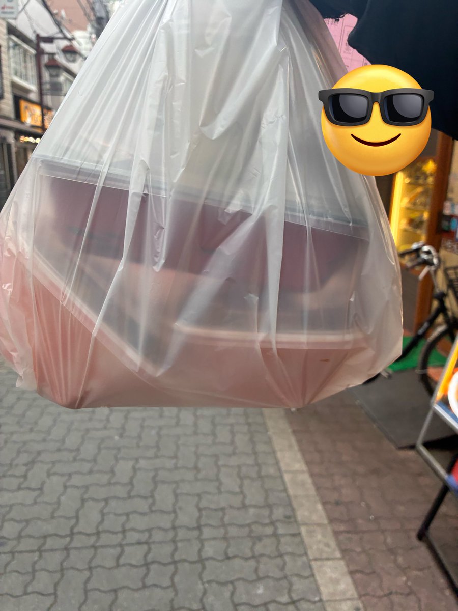 フードデリバリーサービスを頼むお客様へ

僕ら「これ」で渡されます^_^
渡された瞬間崩れてる商品があります^_^