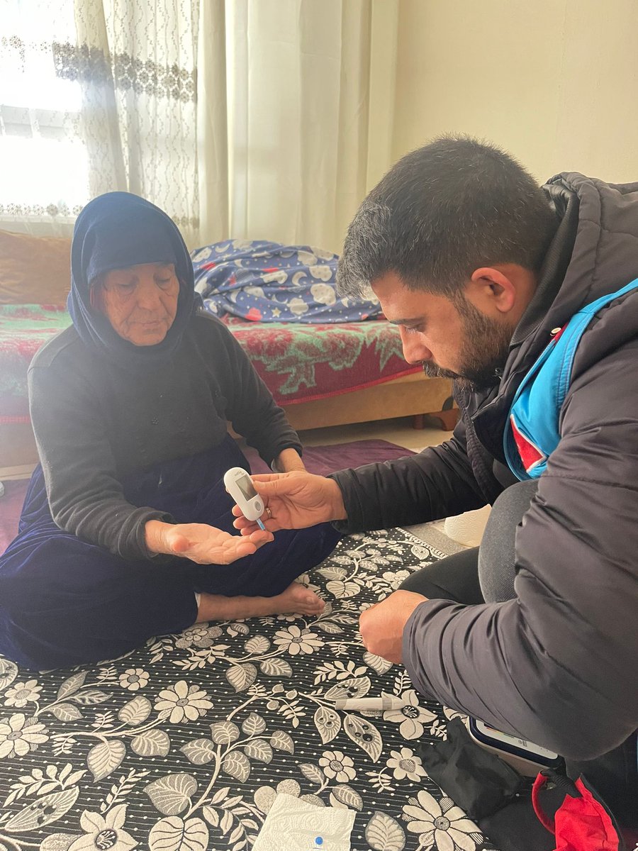 Şanlıurfa Haliliye Kaymakamlığı Sydv. Vefa Birimi olarak gönüllere dokunmaya devam ediyoruz.Şanlıurfa Haliliye ilçesine bağlı Tüm  Mahallelerimizde yaz,kış,hafta içi,hafta sonu demeden,Yaşlı ve dezavantajlı ailelerimize VEFA projesi kapsamda ulaştırıyoruz.