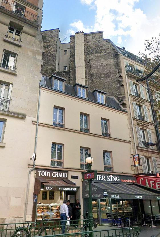 ParisHistorique's tweet photo. Dans le quartier des Ternes, ce petit immeuble de rapport édifié vers 1880 doit bientôt faire l'objet d'une surélévation de quatre étages, entraînant ainsi la disparition de cette "dent creuse" (141 avenue de Villiers).
@Mairie17
@geoffroyboulard https://t.co/fTZyExcDEq