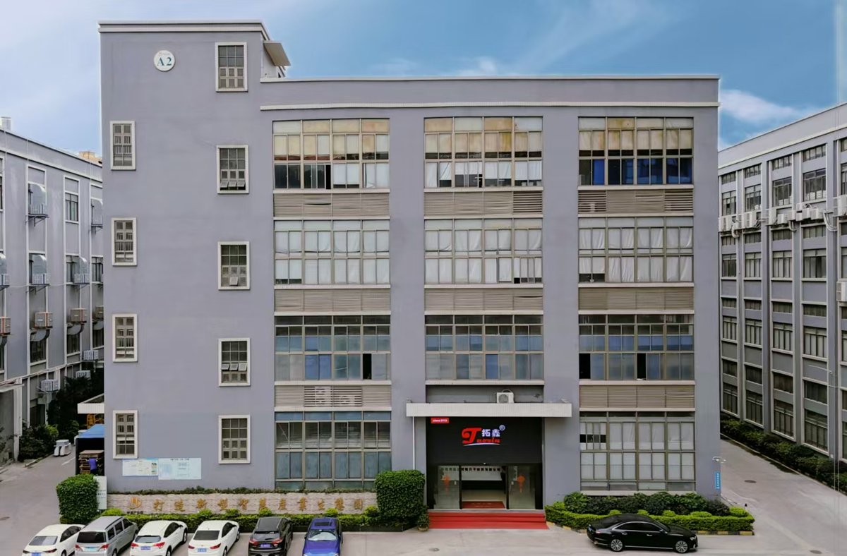 Tuoxin888's tweet image. Durable epoxy systems help create seamless, dust-free surfaces that last longer and require less maintenance. 🏭
Tuoxin supplies practical epoxy flooring materials for real project conditions.
📩 tuoxinnewmaterials@gmail.com
#tuoxin #epoxyflooring #epoxycoating  #floorcoating