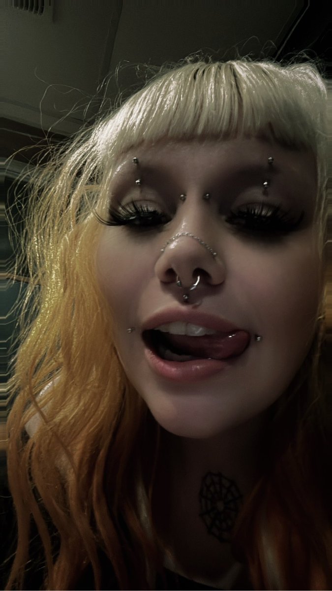 𝕧4𝕞p tweet media