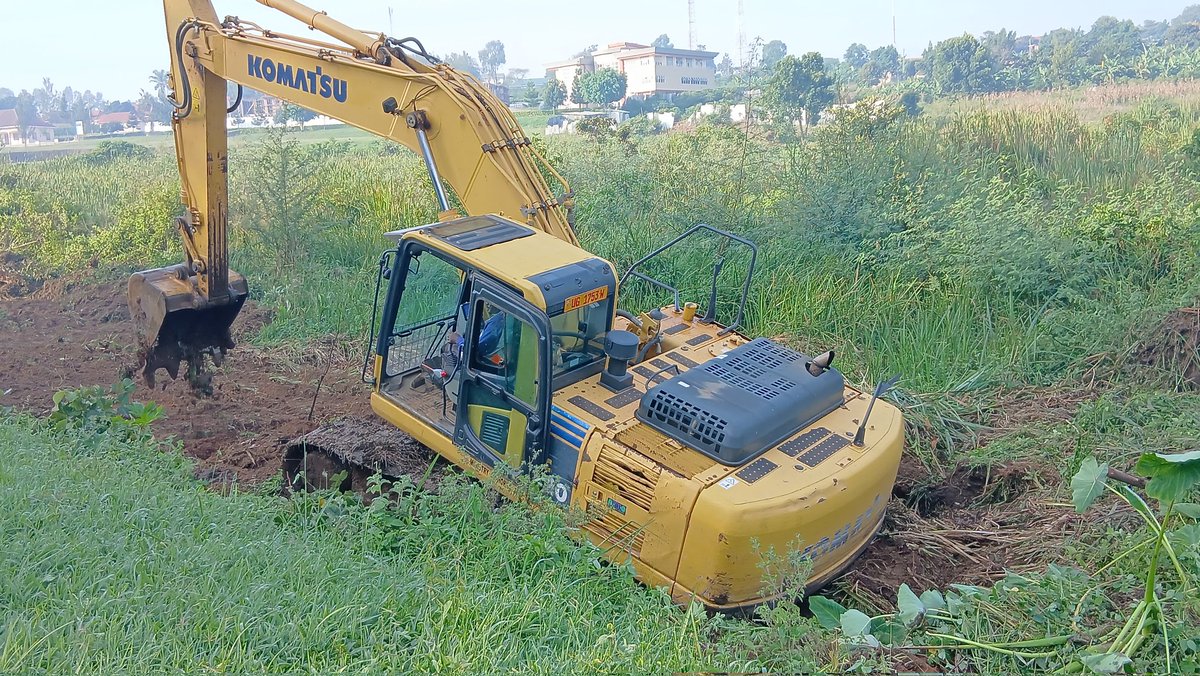 USJM_Official's tweet photo. #HappeningNow: Upgrading the University access roads and improving the water drainage system to significantly enhance mobility, safety, and overall connectivity within the University. #VisitUSJM https://t.co/iWrVOSUWsq