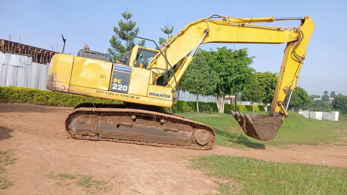 USJM_Official's tweet photo. #HappeningNow: Upgrading the University access roads and improving the water drainage system to significantly enhance mobility, safety, and overall connectivity within the University. #VisitUSJM https://t.co/iWrVOSUWsq