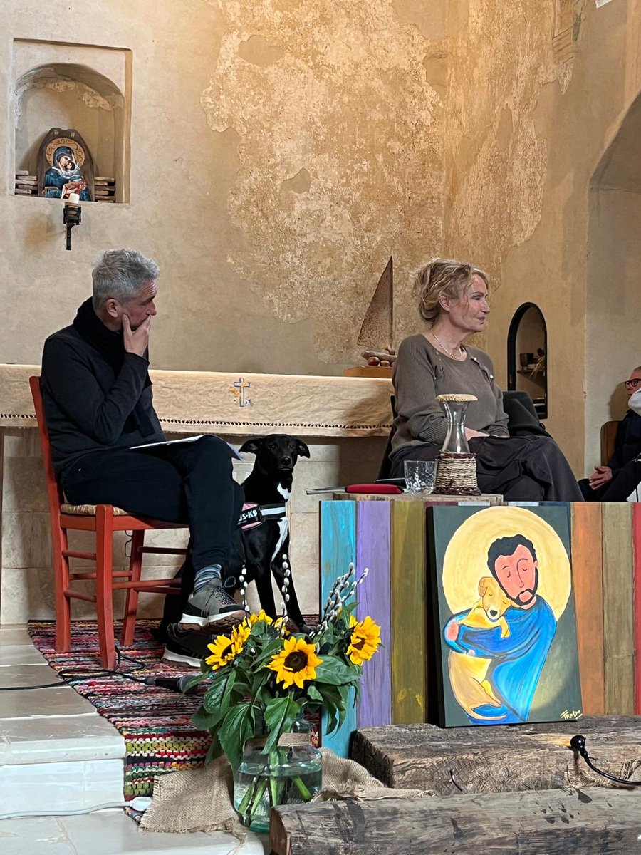 sandrosposito's tweet photo. Con tutte le creature. Incontro al Monastero San Magno di Fondi. Con gentilezza, impegno, profonde riflessioni @liciaanimalie ci ha testimoniato quanto sia valoroso rispettare ogni essere vivente. #casacomune #eden #ambiente #animali #crisiclimatica https://t.co/SOS5TDBGhq