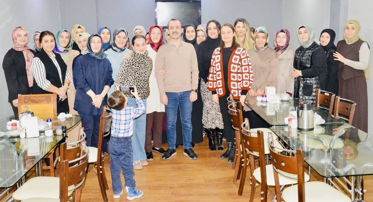 PocanogluSalih's tweet photo. “İspirde Ramazan” aynı gönül sofrasına oturdukça güzelleşiyor. 🌙🇹🇷 https://t.co/IWu0Ibrb6w