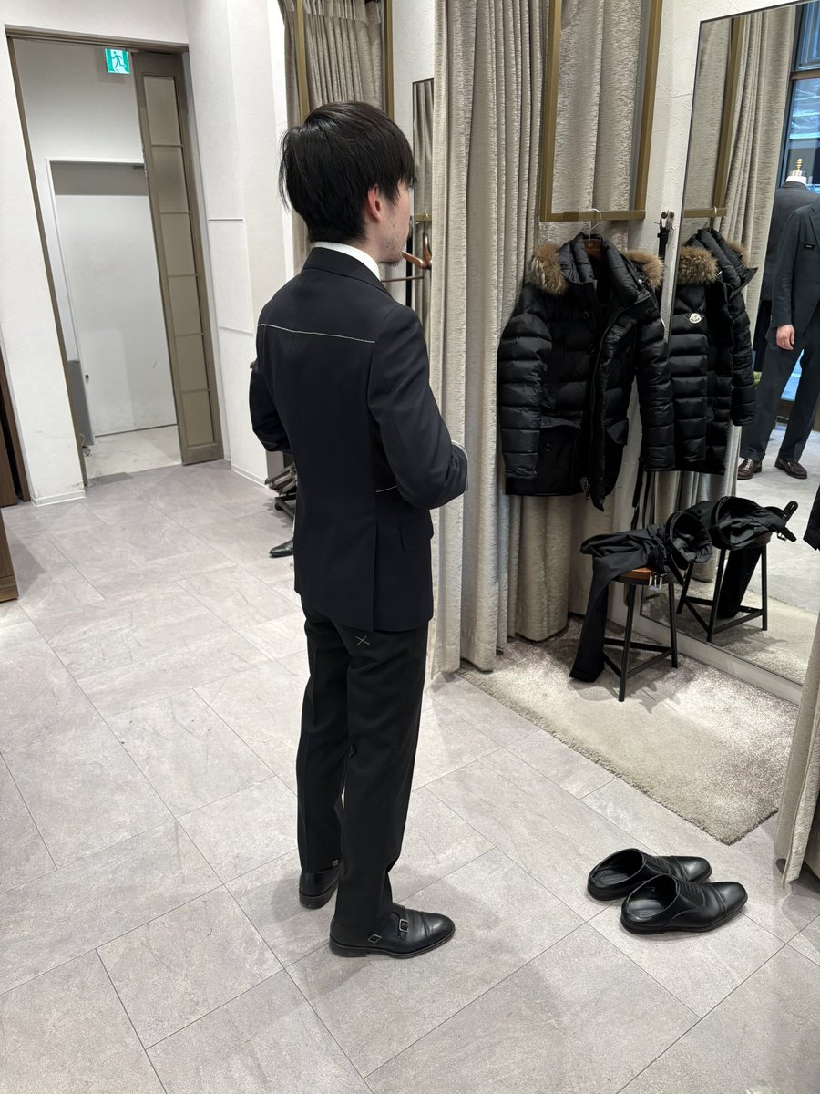 ICHIRO62329363's tweet photo. あみりの昇進祝いにスーツ🫶 https://t.co/JJxBY7dYF1