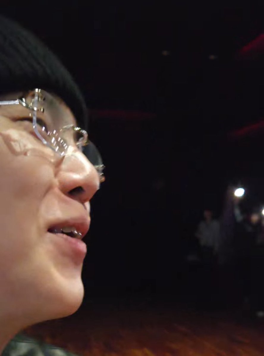 CYPHERS_DDAENG3's tweet photo. he’s wearing Cartier Glasses 🤓 

HAPPY SUGA DAY
HAPPY BIRTHDAY YOONGI
#HappySUGADAY
#HappyBirthdaySUGA https://t.co/MUp7NcBfDi