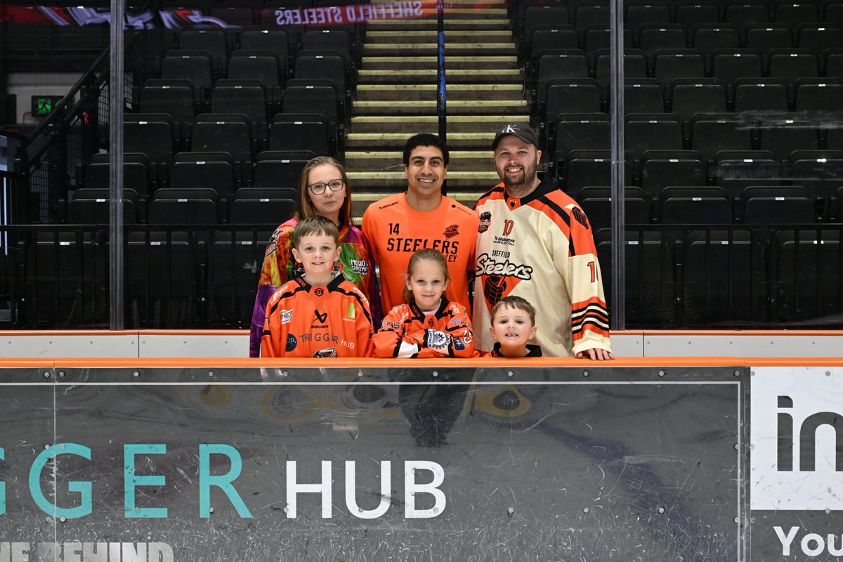 steelershockey's tweet photo. Congratulations to Grace who won our Facebook Photo competition and got to meet the Great Patrick Watling on the Steelers Bench after Saturday night’s win 🧡🏒

#SteelersHockey https://t.co/rOitQYQa6J