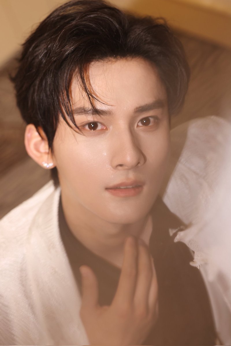 whisperer, blue mischief... tweet media