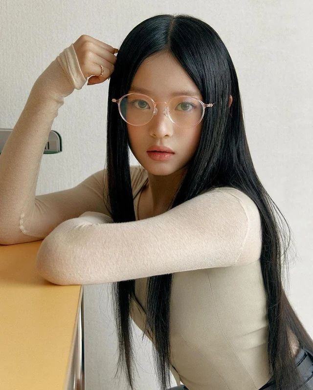 Hanni Base tweet media