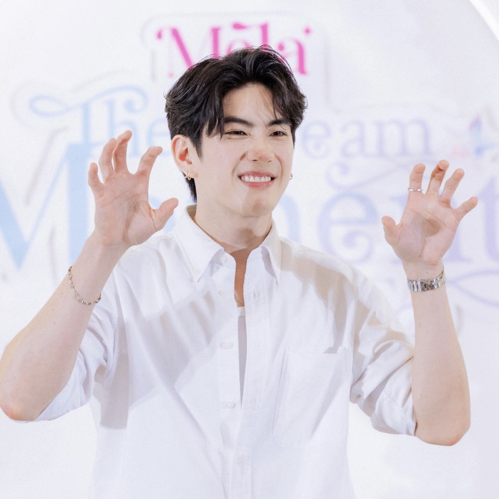 muji ۶ৎ tweet media