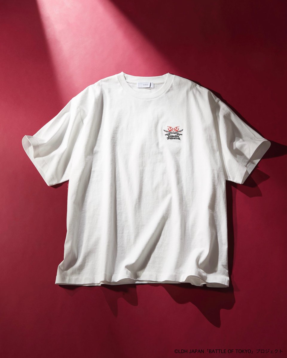 RAGEBLUEpress's tweet image. ／
ROWDY SHOGUN × RAGEBLUE
2026.03.19 RELEASE
＼

誇り高く、強く、守り抜く。
用心棒の意志を落とし込んだマストバイのTシャツ

オーバーサイズなので、レイヤードも楽しめそう....

グラフィックロゴTシャツ ¥5,500(taxin)

#BATTLEOFTOKYO
#ROWDYSHOGUN #THERAMPAGE
#andST #RAGEBLUE