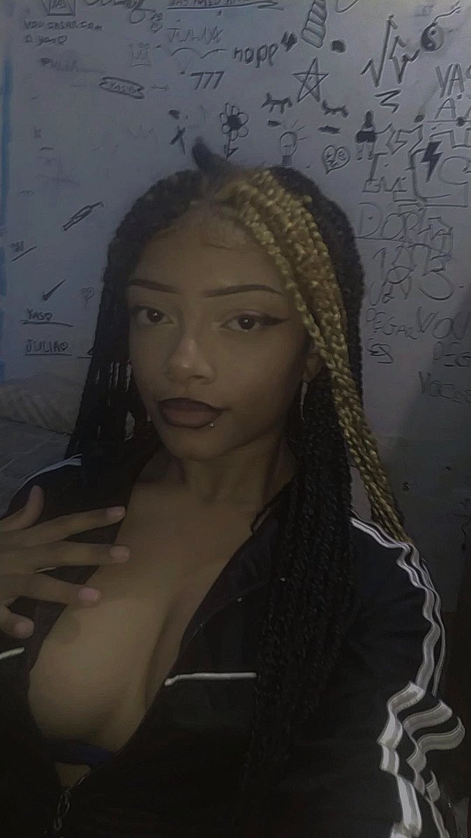 vitórinha🍒 LACTANTE🐮💦 tweet media