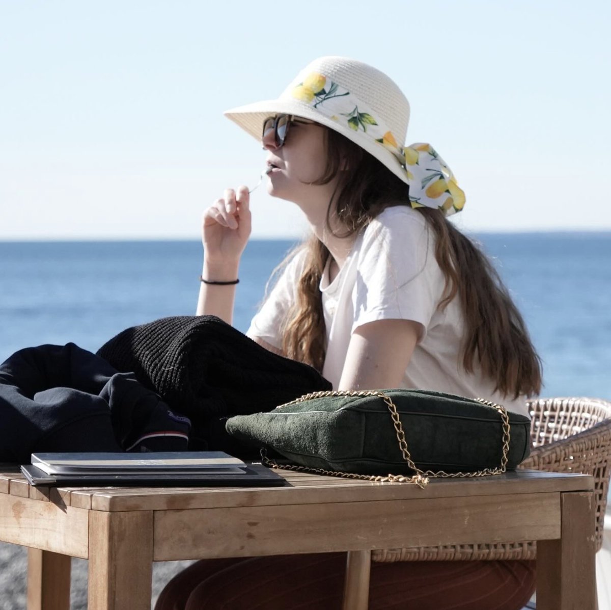 Venez profiter d’une atmosphère élégante, d’une cuisine aux saveurs méditerranéennes et d’un service attentif qui fait toute la différence.
Open 7/7 <a href="/VisitCotedazur/">Côte d'Azur France</a> <a href="/ExploreNCA/">Explore Nice Côte d'Azur</a> <a href="/3AHotels/">3A Hôtels</a>