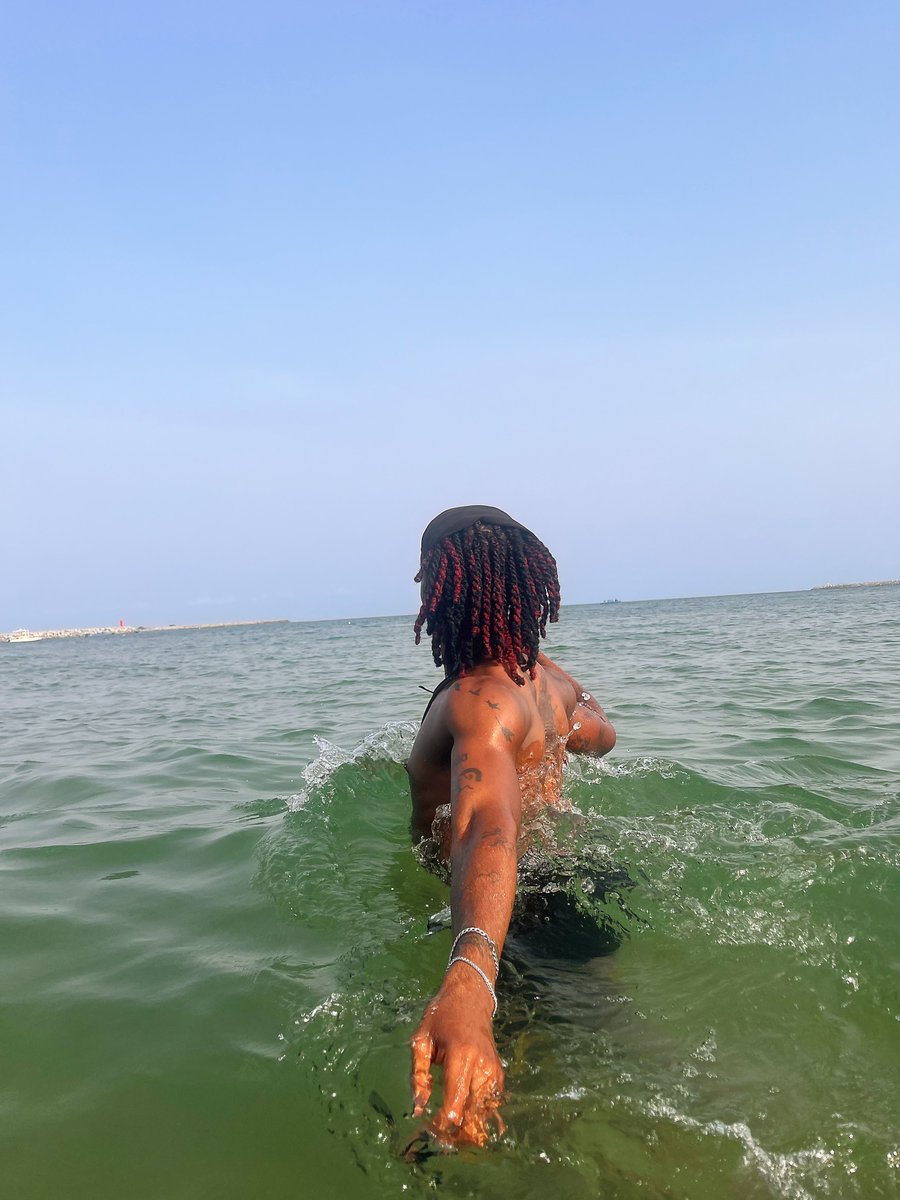 🧚🏾‍♂️ tweet media