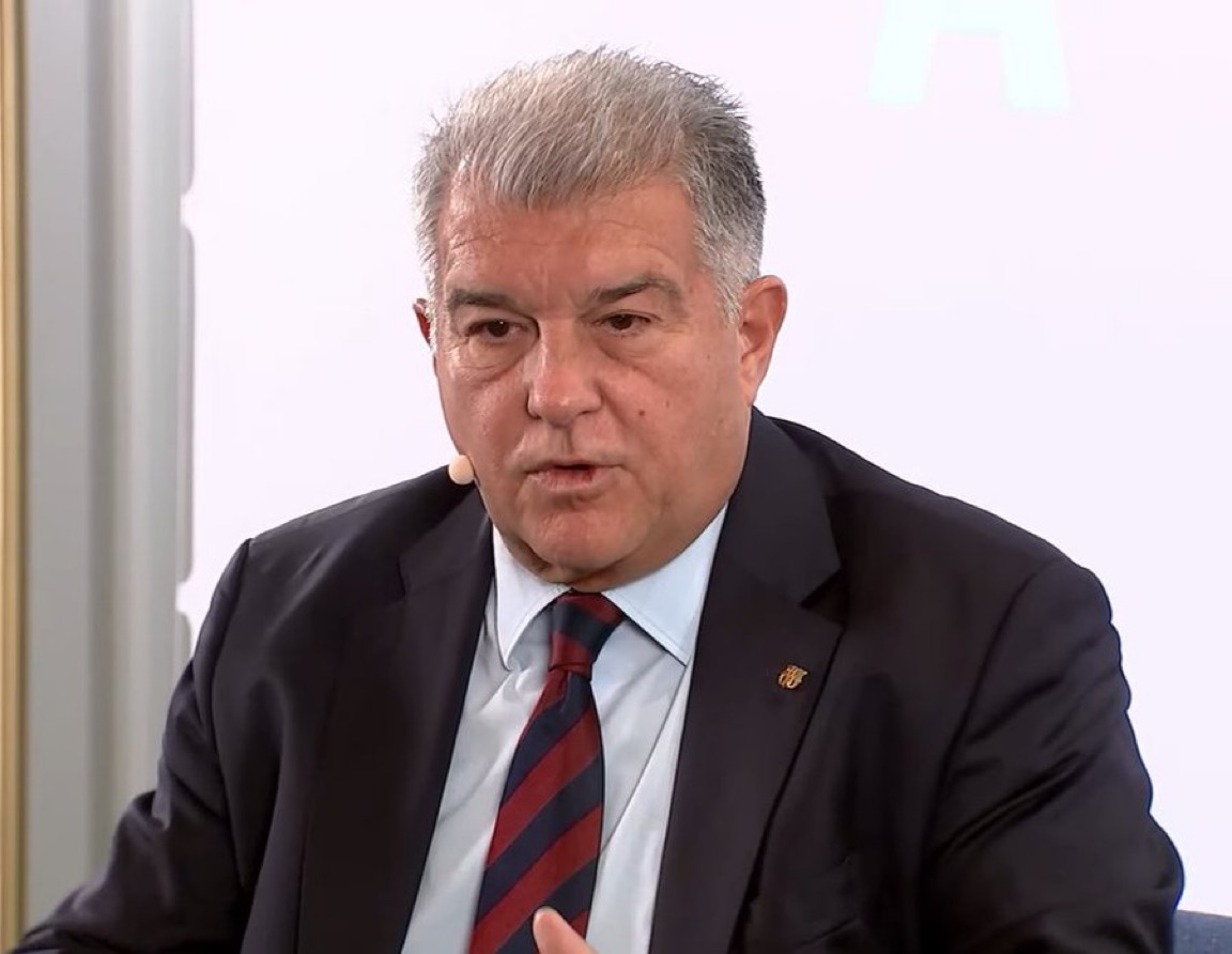 BarcaTimes's tweet photo. 🚨🚨🎙️| Joan Laporta: “I understand that Xavi might be hurting, because Flick achieved victories with the same players that Xavi was defeated alongside.. I understand his feeling about that.

But what pains me is that he allowed himself to be used, and in seeking to harm me, he attacked someone from my inner circle, Alejandro Echevarría, and that bothers me.

Echevarría and Yuste were among the staunchest defenders of Xavi's continuation until the moment when defending him was still possible.

There is a desire to poison the atmosphere and stir up controversy.” #fcblive