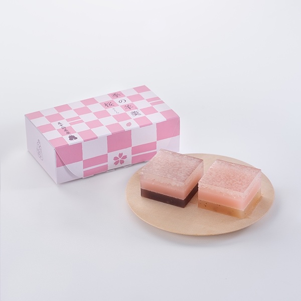 【赤福が期間限定出店！✨】
3/11(水)→17(火)に、1階 北口イベントスペースにて〈赤福〉が出店‼️

定番の「赤福餅」や「白餅黑餅」に加えて「餅どらやき」､「季の羊羹 桜」も販売！🎉

上品な甘さのあんこと柔らかなお餅をお楽しみください！🙌

皆さまのご来店をお待ちしております😊