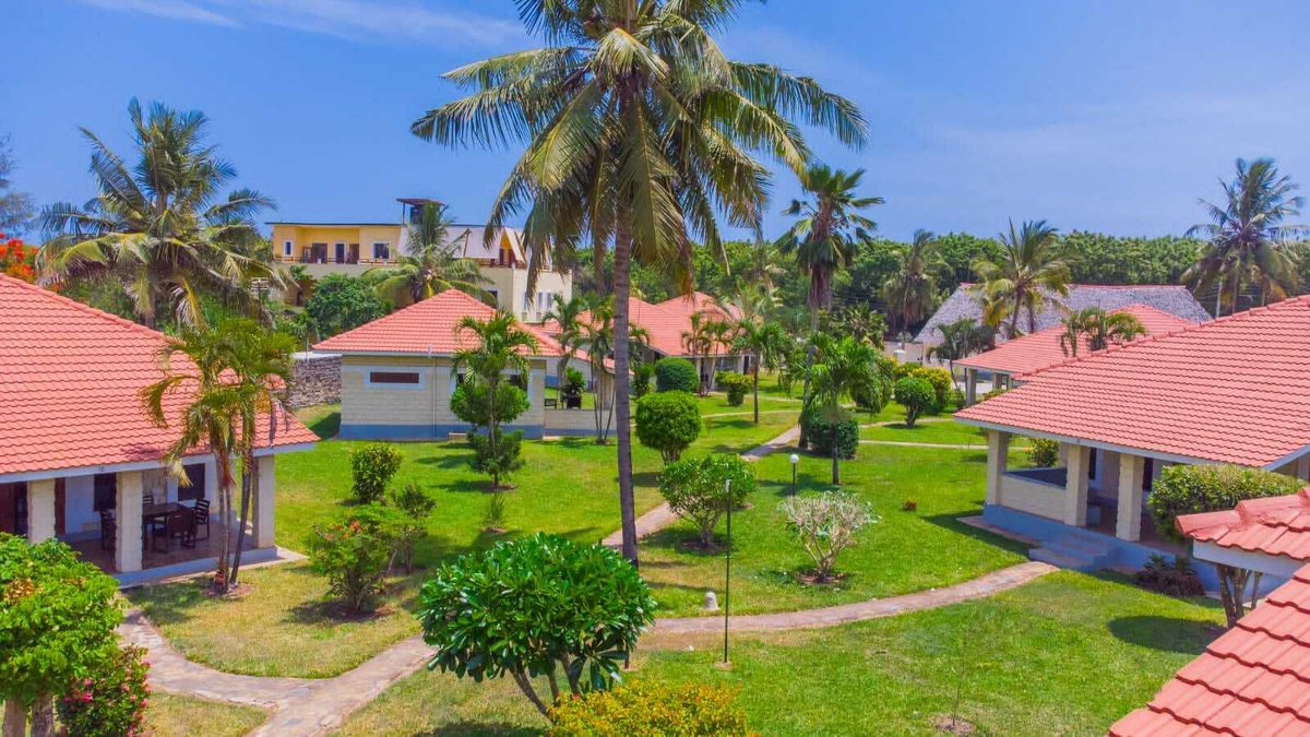 doriccottages's tweet photo. Start your week by planning a peaceful escape at Doric Cottages Diani — where comfort, space, and serenity meet 🌴
Don’t wait — book your stay this week and make unforgettable memories 🌺
📞 +254 790 919 981 | +254 734 778 459
📧 info@doriccottagesdiani.com https://t.co/n03bXxfEzj