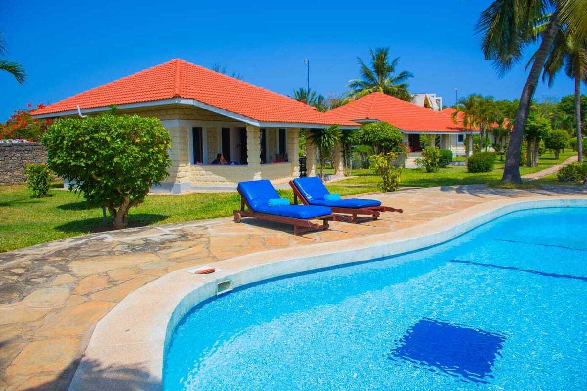 doriccottages's tweet photo. Start your week by planning a peaceful escape at Doric Cottages Diani — where comfort, space, and serenity meet 🌴
Don’t wait — book your stay this week and make unforgettable memories 🌺
📞 +254 790 919 981 | +254 734 778 459
📧 info@doriccottagesdiani.com https://t.co/n03bXxfEzj