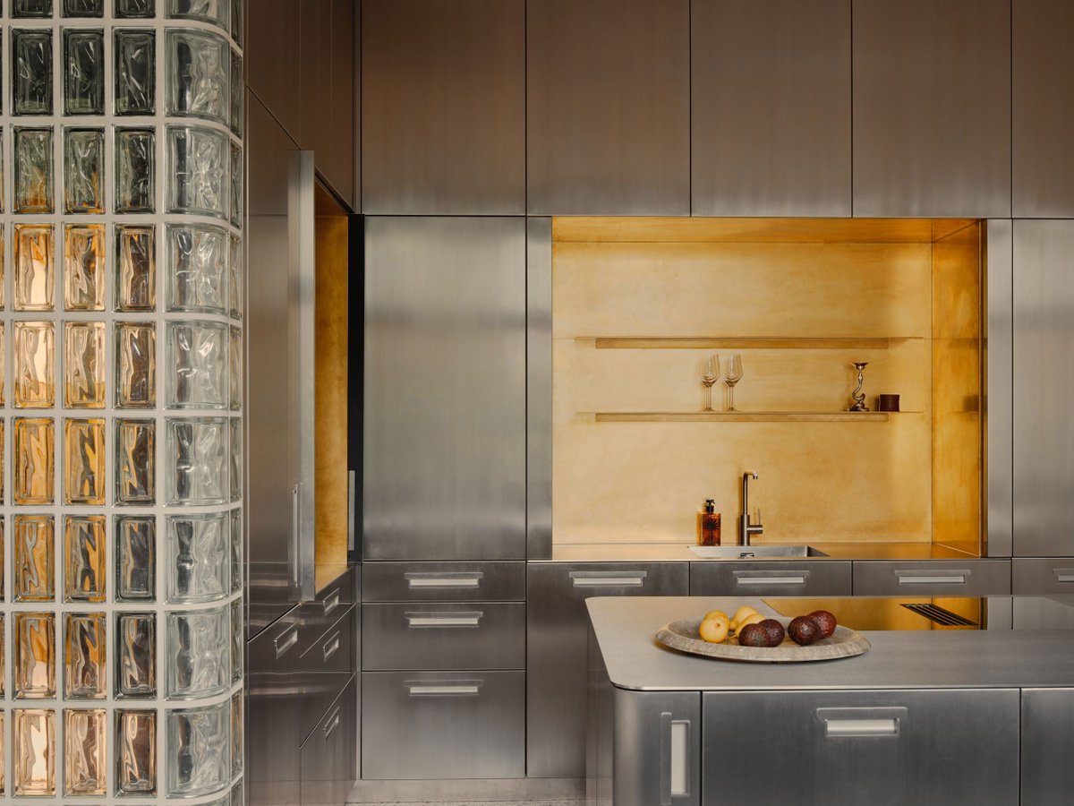 journaldesign's tweet image. Rénovation d’un appartement berlinois par Studio Karhard
Visite guidée en images dans l'article : urlr.me/4wBr7V

#architecture #interior #apartment #decor #home #Berghain #Berlin