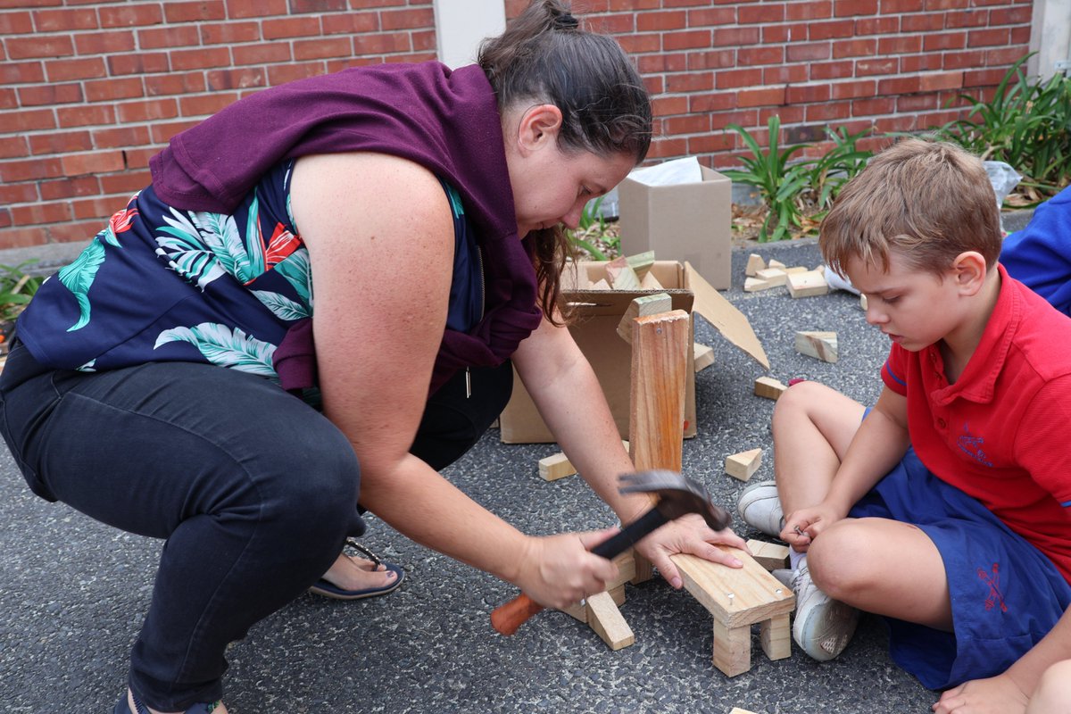 Cannons_Creek's tweet image. During PBL (Project Based Learning), our Grade 2s are learning about different materials, exploring natural and man-made materials. They showed us their hammer skills, using wood, plastic and metal in their constructions. #woodwork