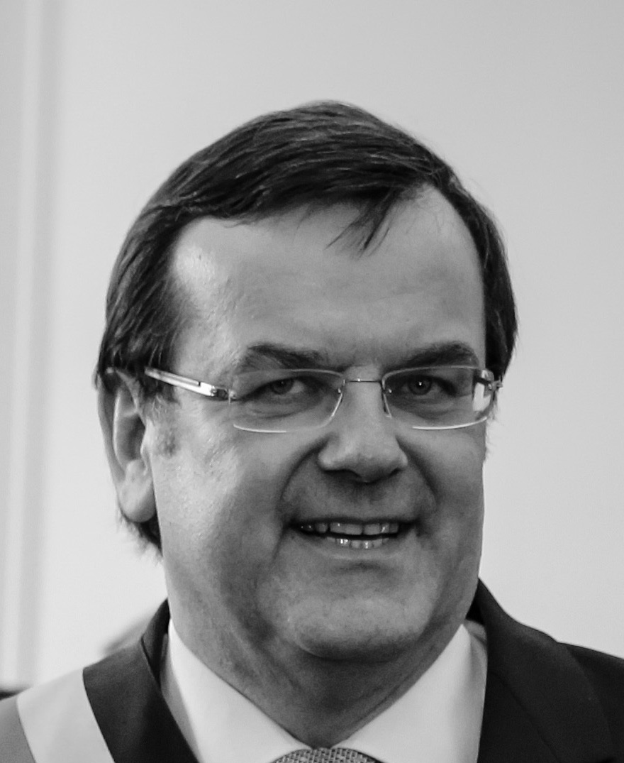 🚨 A synagogue was hit in a blast overnight Sunday to Monday in Liege, eastern Belgium, police said.

Mayor Willy Demeyer has condemned the attack as a "violent act of anti-Semitism".

What are the odds this could be a false flag? 🤔