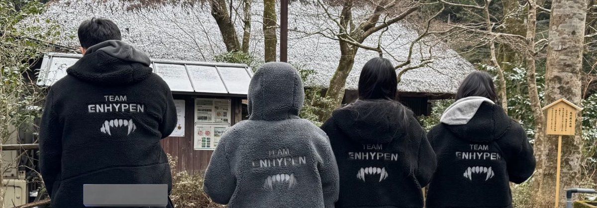 Enhagyy's tweet image. when you're in a head engene competition and the enhypen staff pull up v===v