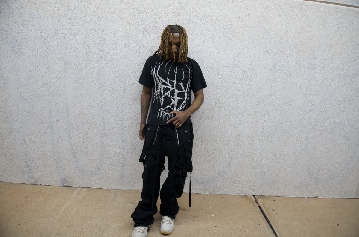 ReddBoogie6's tweet photo. Tell em boys come 2 kill me Redd gonna step on these nigga 2026 https://t.co/2DNShOvbDP