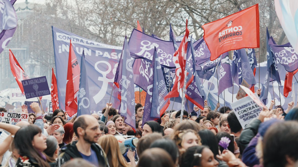 Pan y Rosas Madrid tweet media
