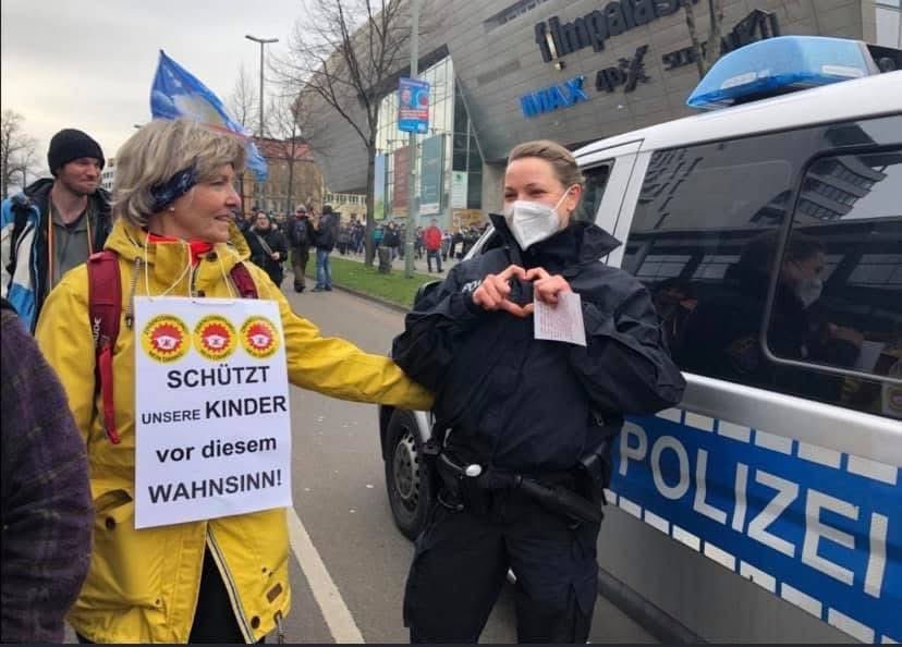 henning rosenbusch tweet media