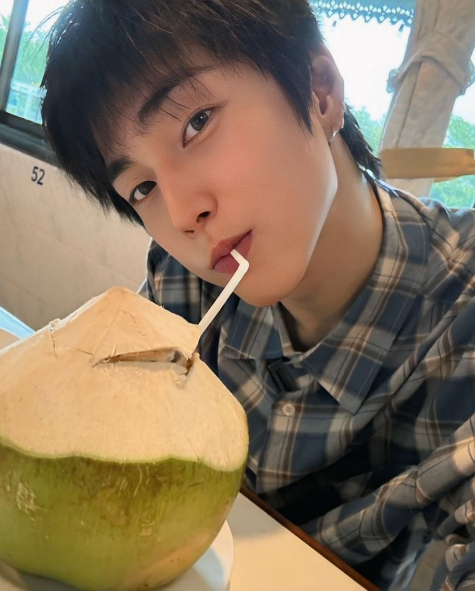 น้ำมะพร้าวลูกนี้แก้มหอมมากกกกกกกก