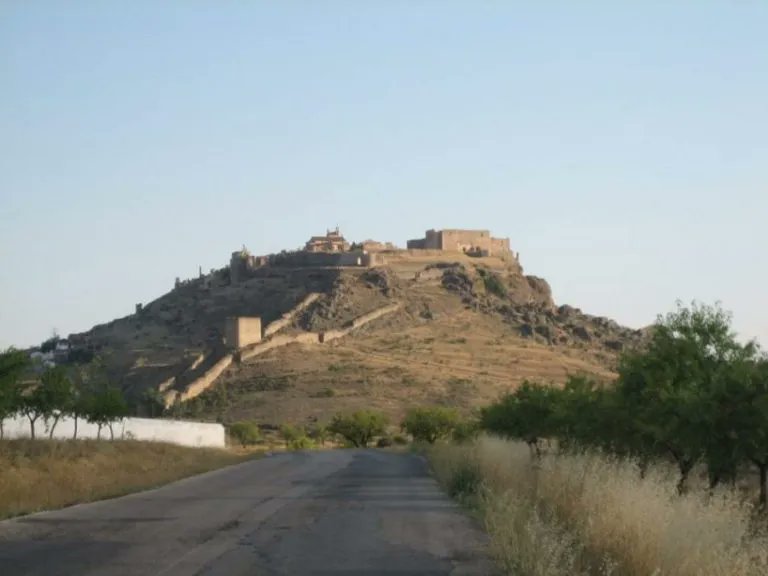 MiguelLuisSanz1's tweet photo. Ruinas de Moya, cabeza del histórico Marquesado de Moya, que comprendía un total de más de 30 municipios, Cuenca. https://t.co/UkdH8GAkeV