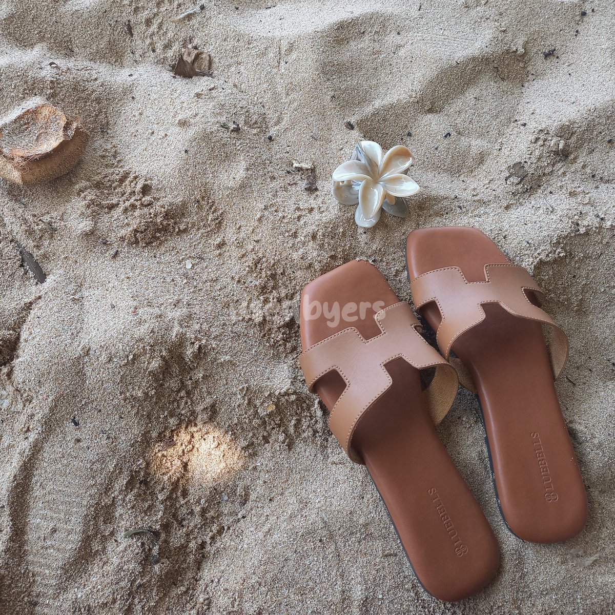 usedbyers's tweet photo. sandal teplek / flat

sandal ter worth it yang pernah aku beli jatuh ke sandal ini, bener bener awet banget padahal udah 3 tahunan, gaada ngelupas sama sekali dan warna nya pun cakep cakep bangett.

warna : tan
💰 : 60k-an
🛒 : https://t.co/TRddvUUFbW https://t.co/9KdqHv4Vay