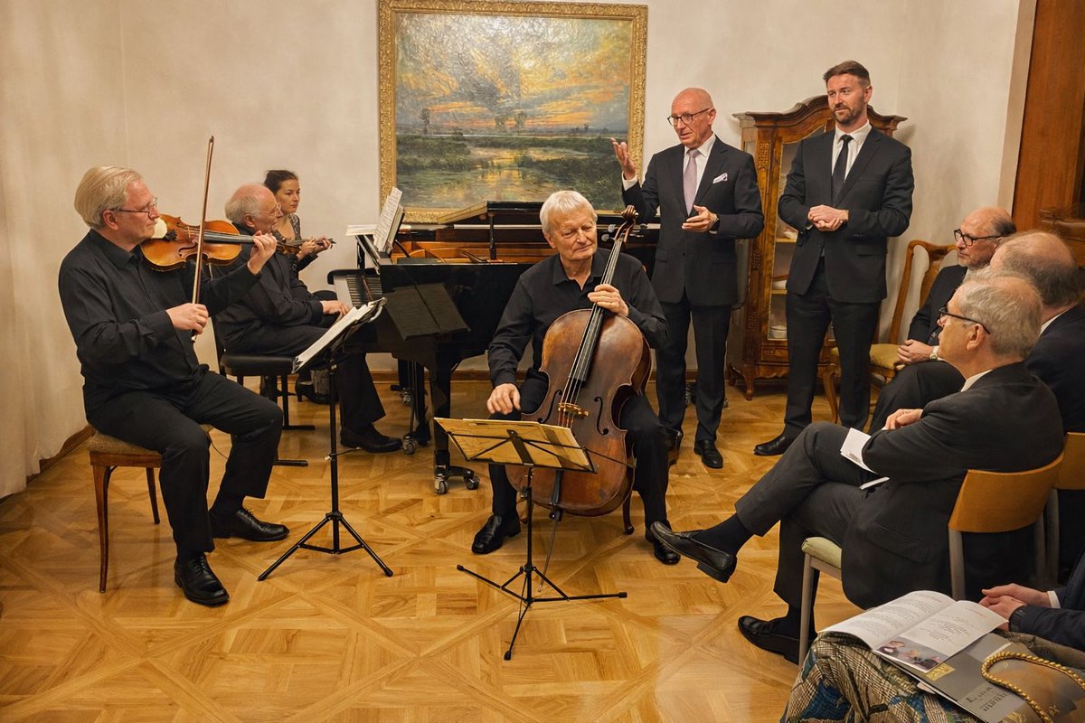 Czech Embassy Madrid tweet media