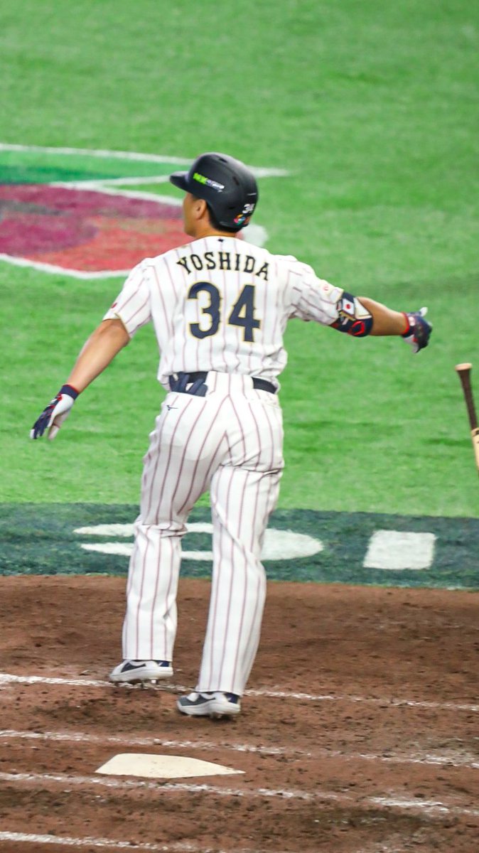 mukky_150's tweet photo. 吉田正尚
ホントありがとう!
このホームランが凄く大きかった
#WBC2026
#WORLDBASE https://t.co/v4gbMWqTVd