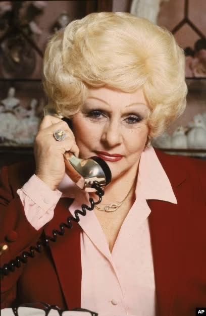 BabyD1111229's tweet image. Mary Kay Cosmetics anyone? 

After all, it's what makeup was really invented for…

Along with NOT limited too

Bras
High heals 👠 
Wigs 
Shoulder pads 
Fake nails 💅 to hide those short index fingers…