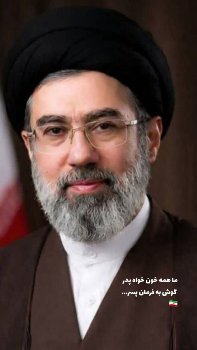 دست خدا عیان شد
خامنه ای جوان شد
لبیک یا خامنه ای
‌#خامنه_ای_دیگر