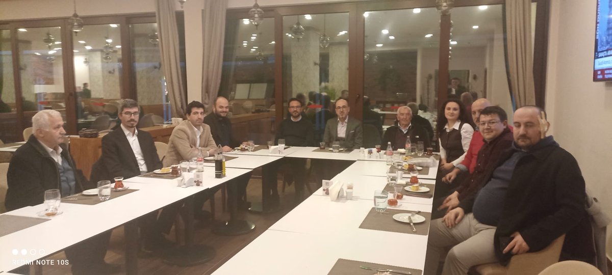 Baro Başkanımız Av. Oktay YILMAZ , baromuz tarafından  düzenlenen iftar programında Ermenek ilçemizdeki  meslektaşlarımız ile bir araya geldi .