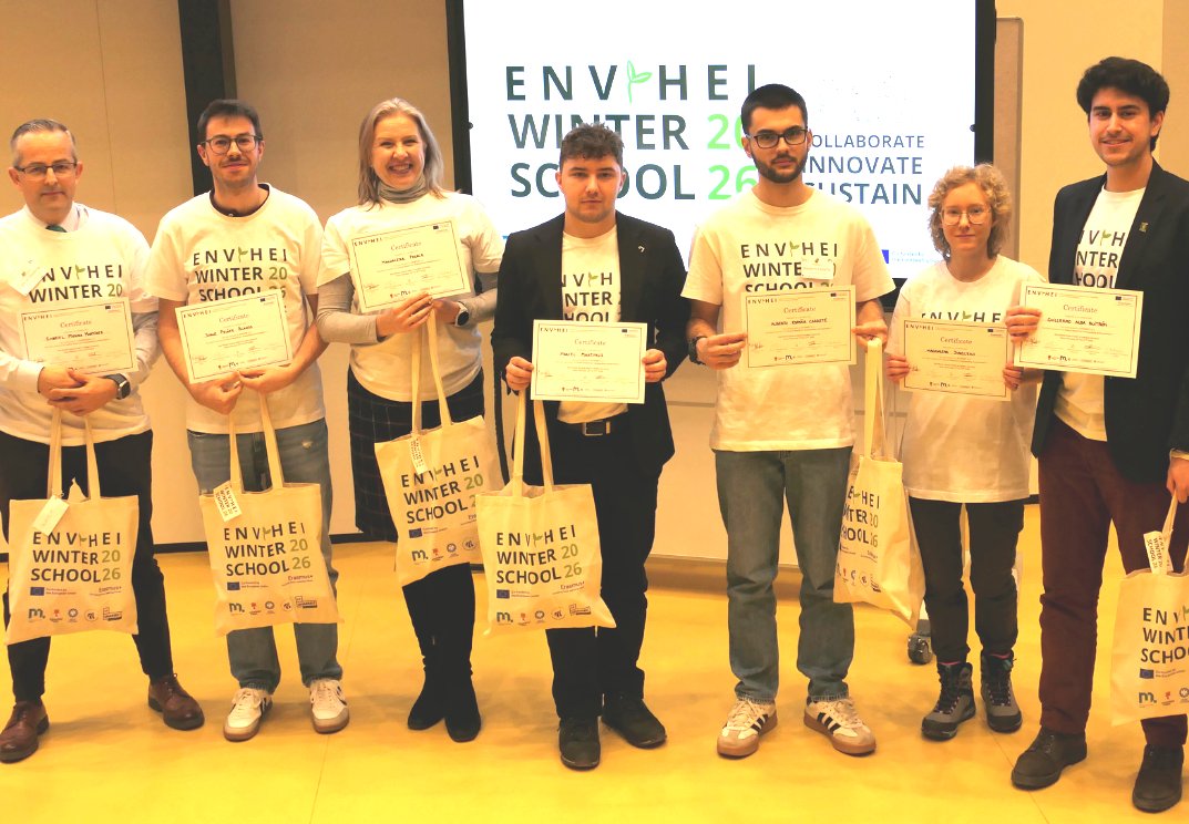 unileon's tweet image. 🌍♻️ La ULE impulsa la sostenibilidad en Europa.

Estudiantes y docentes participaron en la ENVIHEI Winter School en Leoben (Austria), dentro del proyecto Erasmus+ ENVIHEI, coordinado por la Universidad de León.

#ULE #ErasmusPlus #Sostenibilidad #Innovación #UniversidadDeLeón 🌱