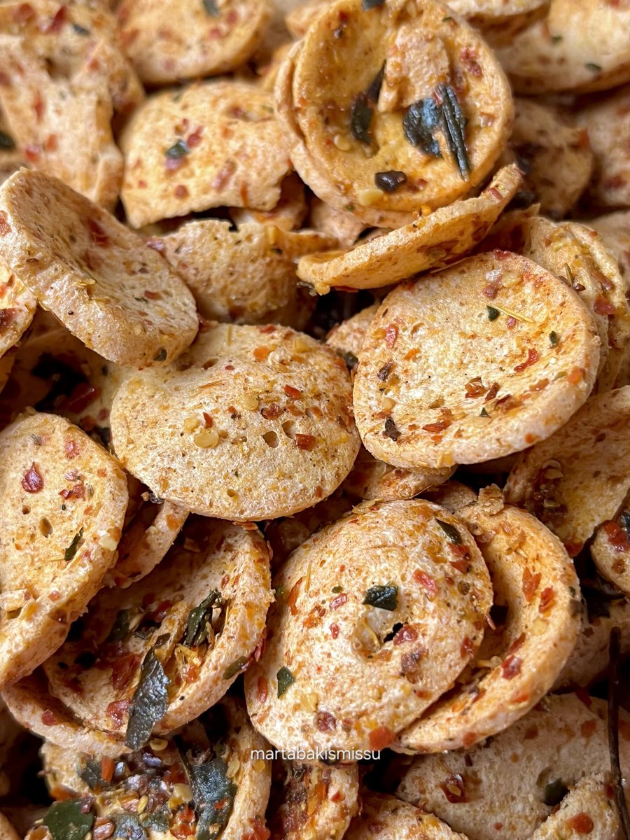 martabakismissu's tweet photo. Tahta tertinggi snack pengisi toples lebaran yang paling cepet ludes : https://t.co/t9dgC1e9cu