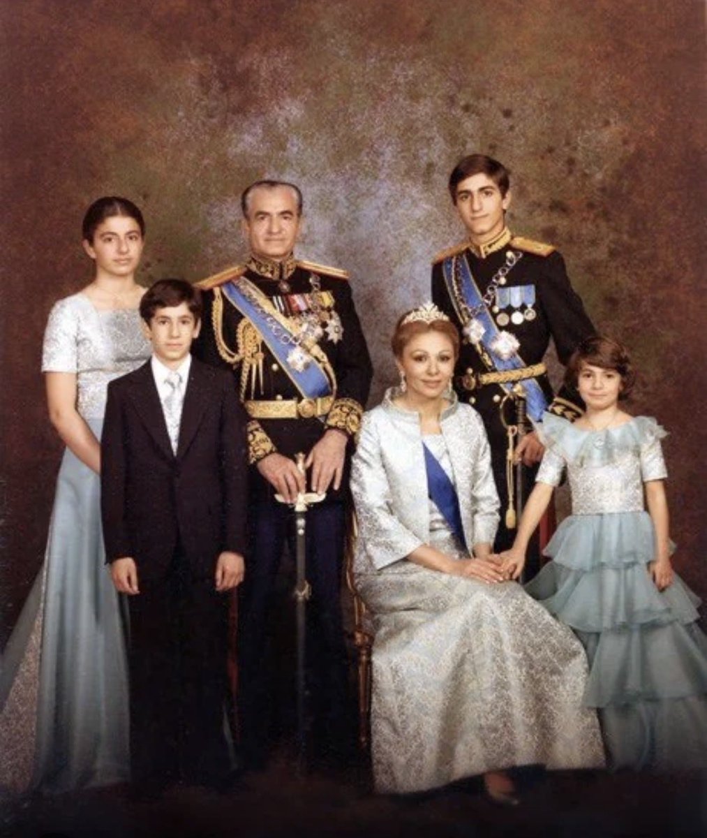 MehrdadN6's tweet photo. Our choice and our voice 
#KingRezaPahlavi‌ 
#KingRezaPahlaviForIran
#InternetBlackoutIran https://t.co/NSl9kMK6lo