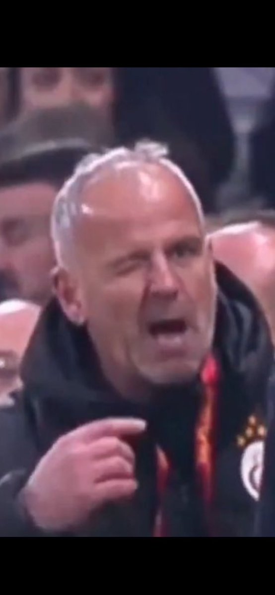 Bu nasıl rahatlık…
Okan Buruk’a verilen kartı bana yaz demek yapı ile tamamen iç içe olunduğunu göstermektedir..
Buna sessiz mi kalacaksın Ferhat <a href="/MHK_Resmi/">Merkez Hakem Kurulu</a> ve <a href="/TFF_Org/">TFF</a>