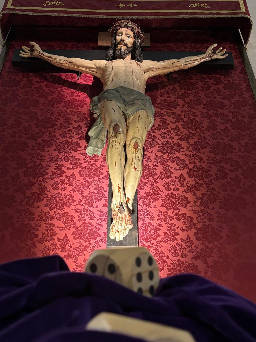 sagradapasion's tweet photo. SOLEMNE BESAPIÉ AL SANTO CRISTO DEL CALVARIO 

Ha dado comienzo la Solemne Besapié al Santo Cristo del Calvario.

⏰10 a 13:30 h. y de 17 a 20:30 h.

A las 20:30 h. se llevará a cabo un acto de oración ante la venerada imagen.

Foto @lucasvll09 https://t.co/td5FeqV1Jn